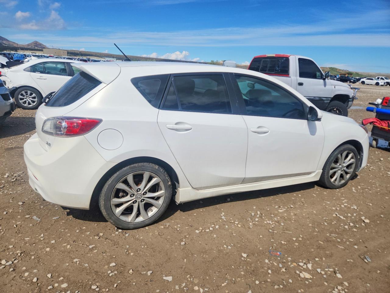 2011 Mazda Mazda3 VIN JM1BL1K64B1409865 photo 3
