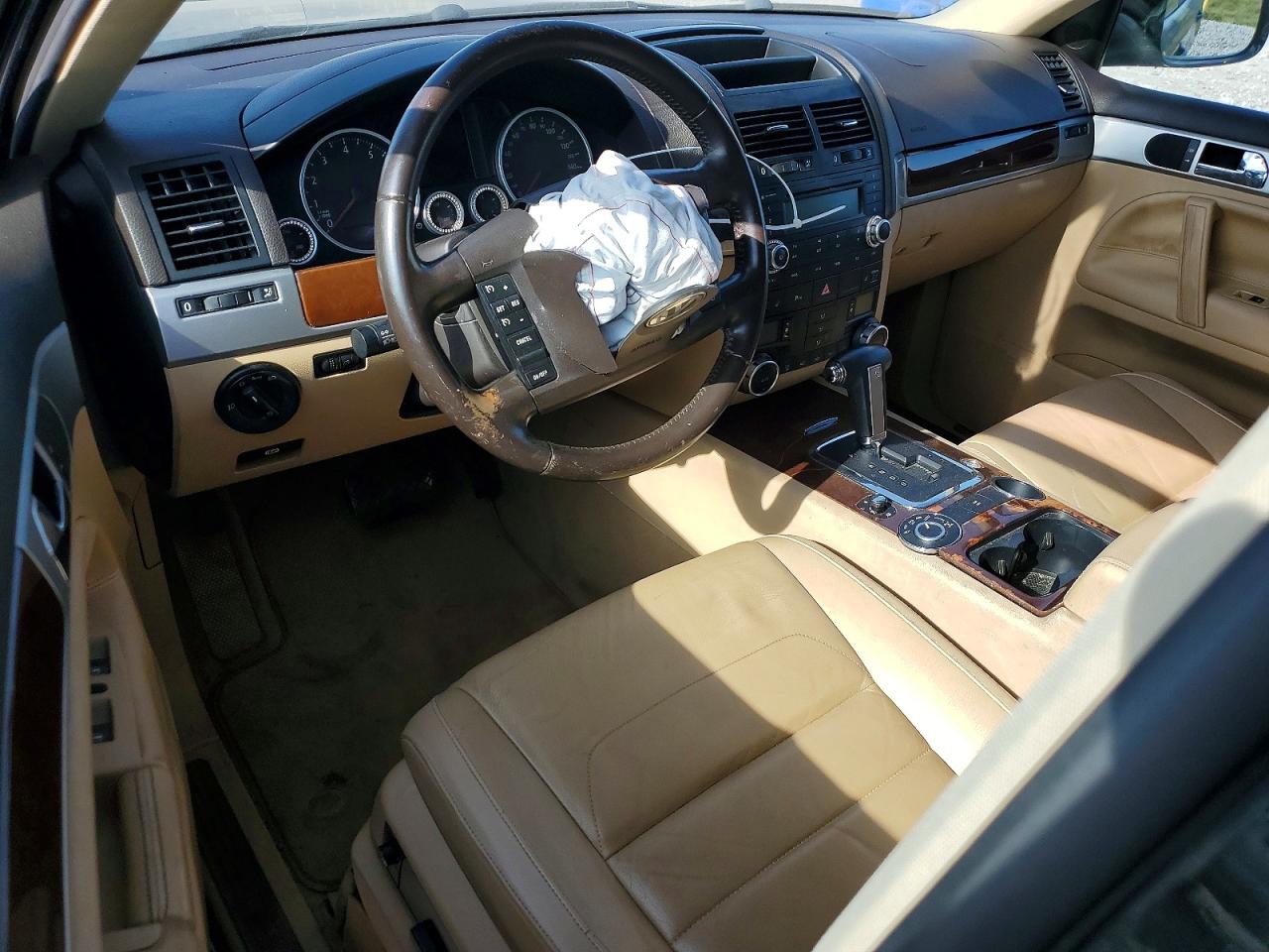 2009 Volkswagen Touareg VIN WVGBE77L99D003547 photo 8