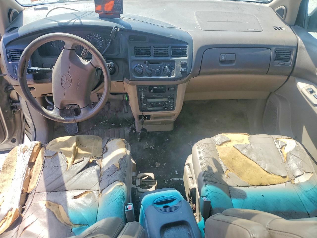 2000 Toyota Sienna VIN 4T3ZF13C1YU180419 photo 8