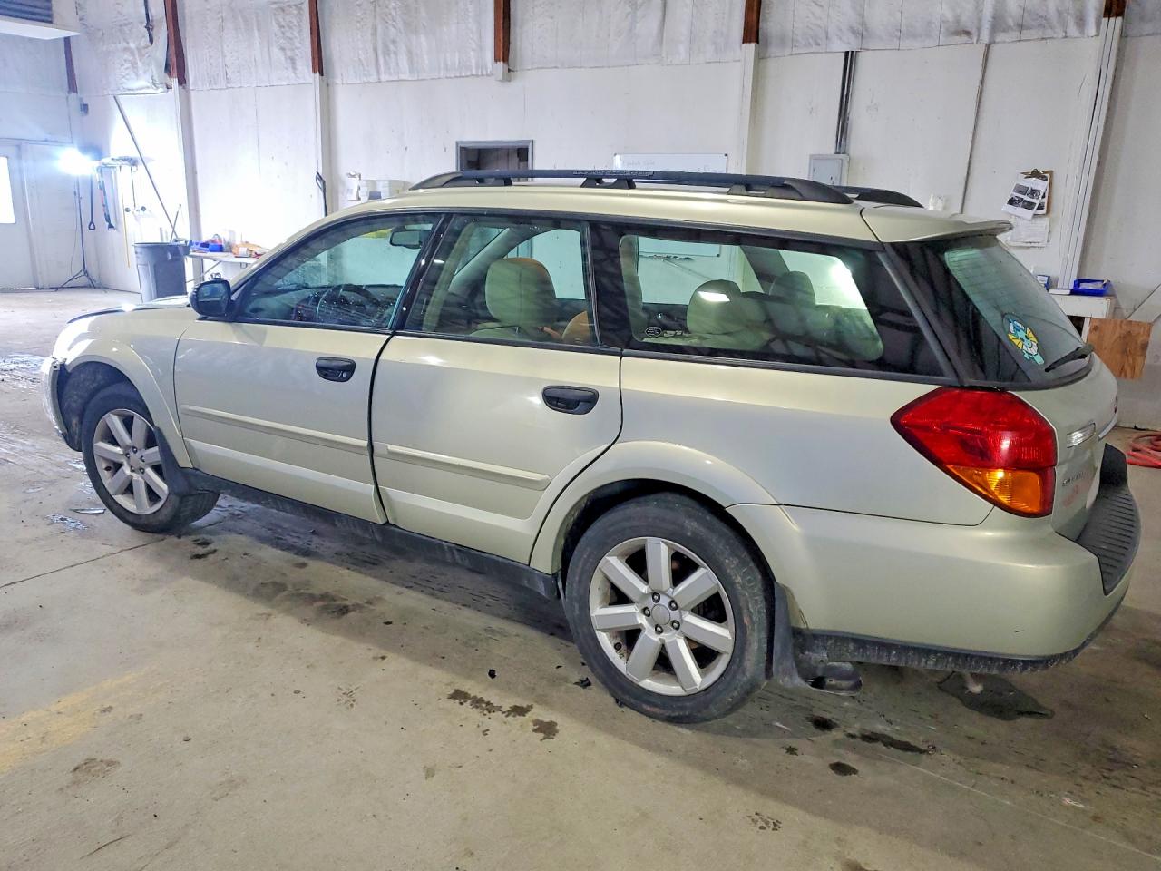 2007 Subaru Outback VIN 4S4BP61CX77318950 photo 2