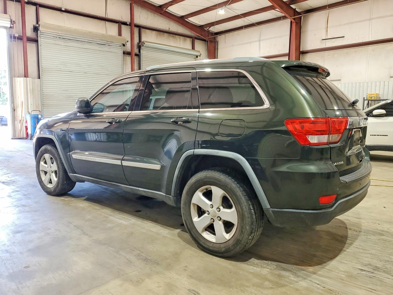 2011 Jeep Cherokee VIN 1J4RS4GG5BC545134 photo 2
