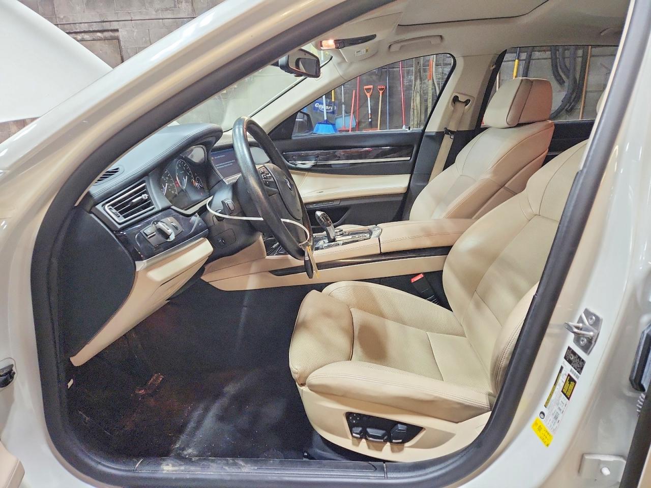 2011 BMW 7 series VIN WBAKB4C55BC573833 photo 7