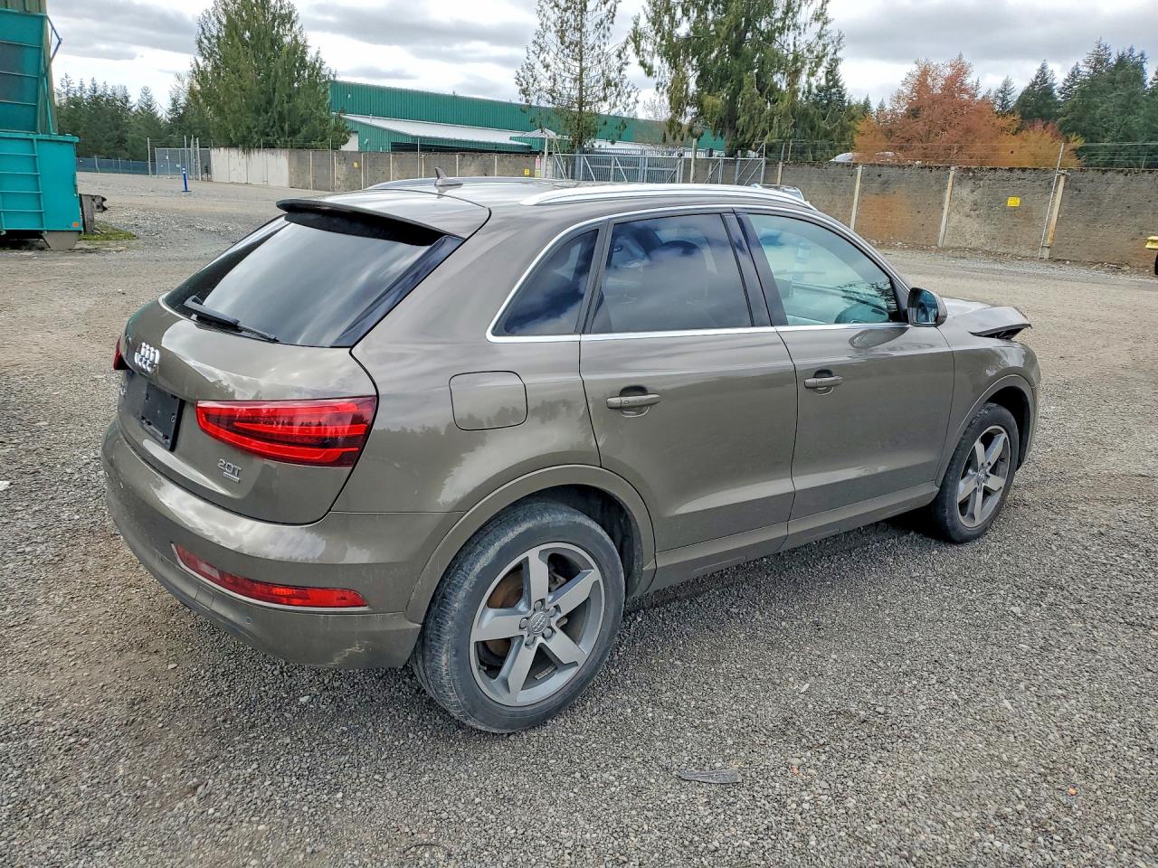 2015 Audi Q3 VIN WA1GFCFS1FR007898 photo 3
