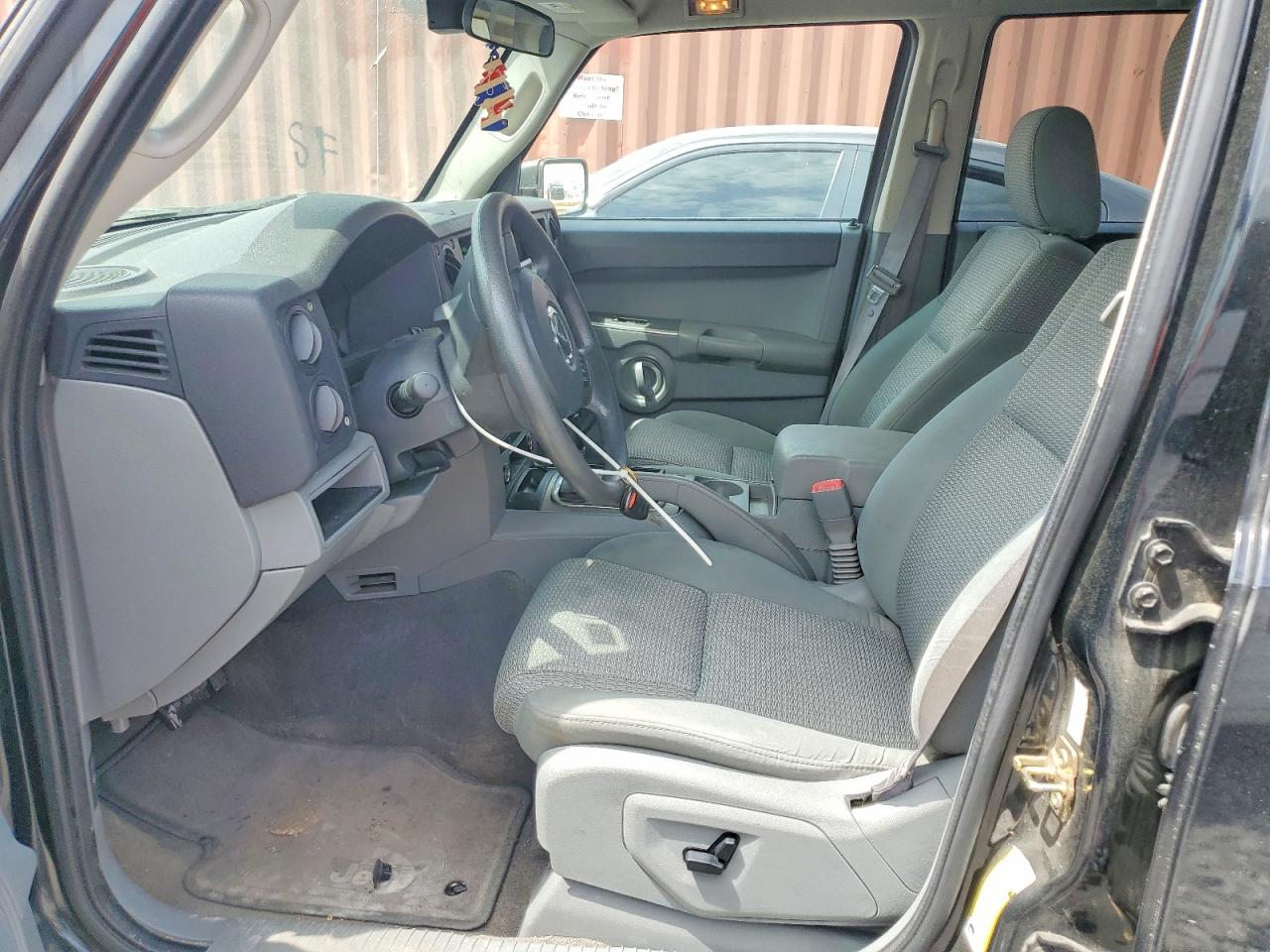 2007 Jeep Commander VIN 1J8HH48KX7C511757 photo 7