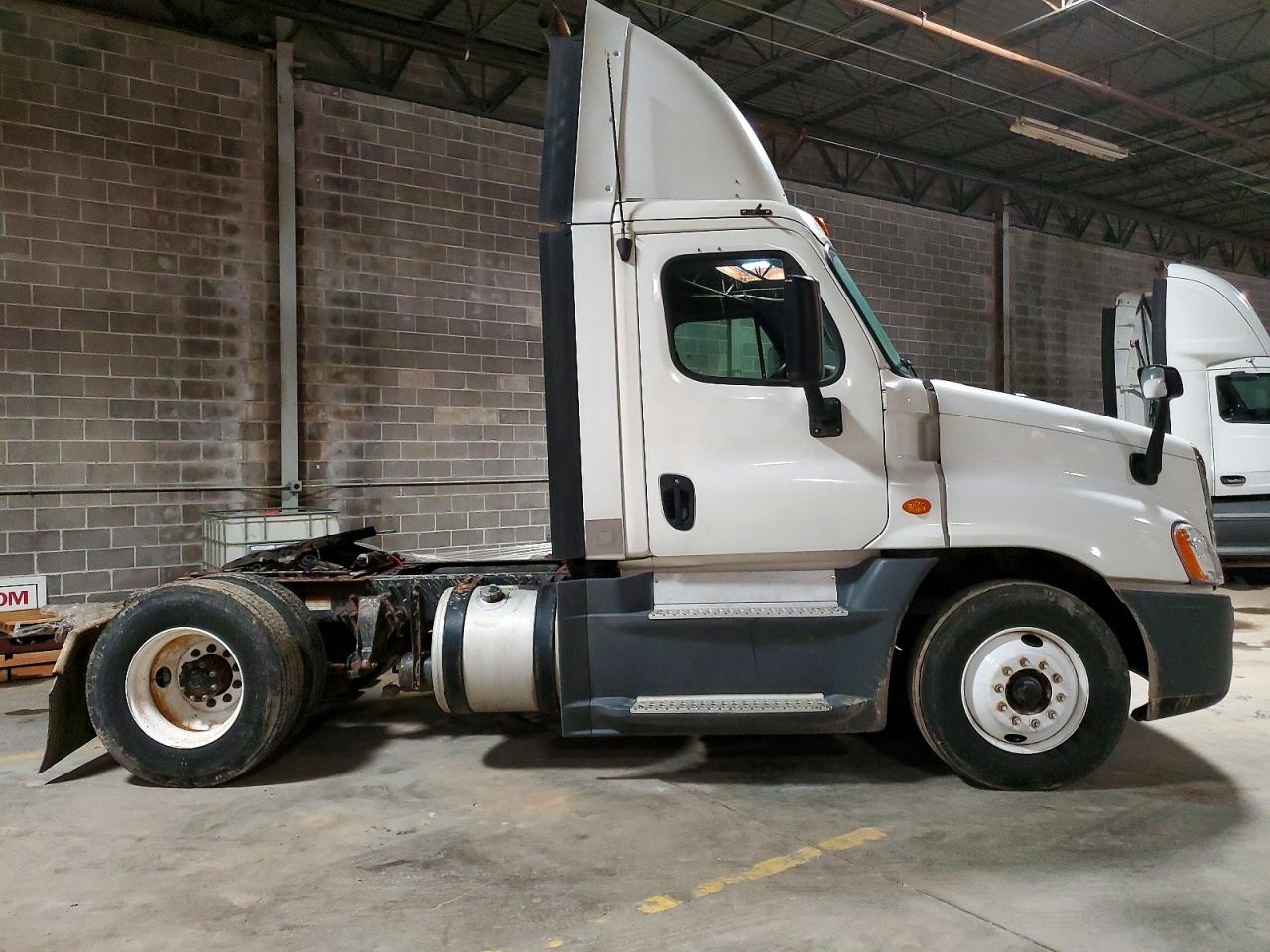 2016 FREIGHTLINER All other VIN 1FUBGEDV8GLHC5711 photo 9