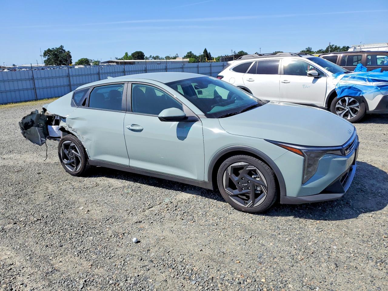 2025 Kia All other VIN 3KPFU4DE9SE007907 photo 4