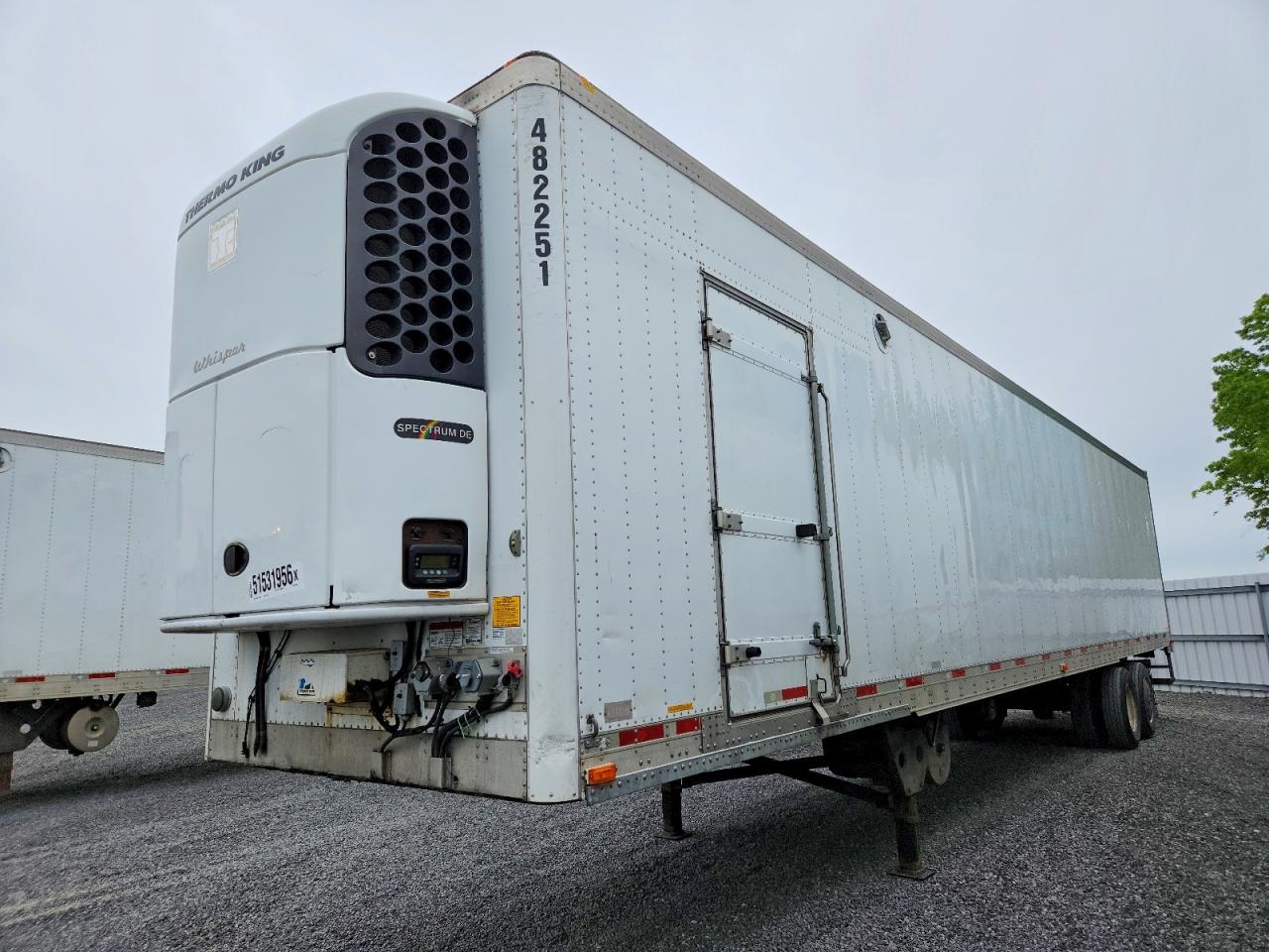2015 UTILITY All models VIN 1UYVS2481FM408344 photo 2