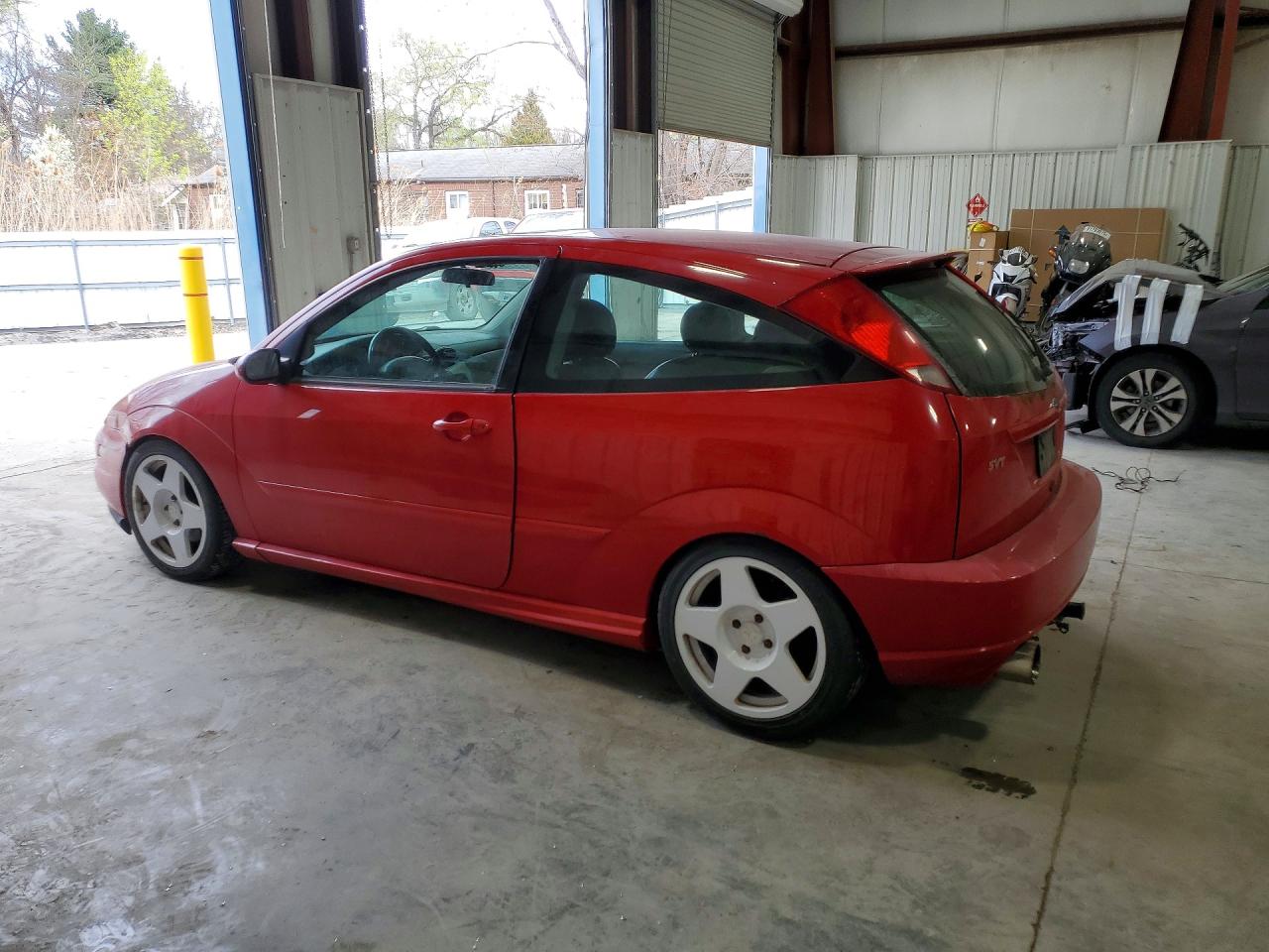 2003 Ford Focus VIN 3FAHP39563R174650 photo 2