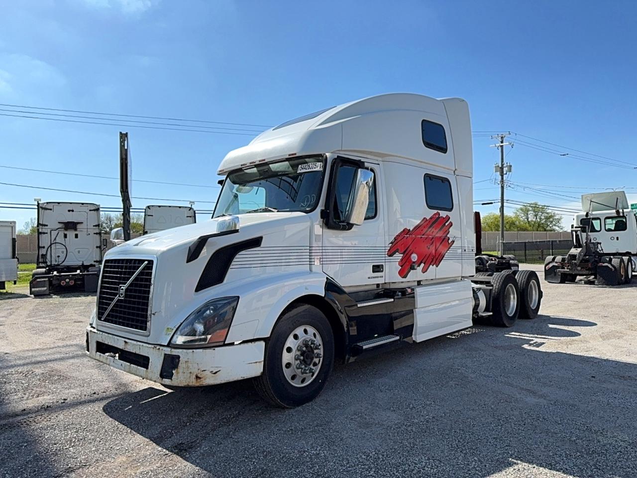 2014 Volvo Vn VIN 4V4NC9EH2EN152537 photo 2
