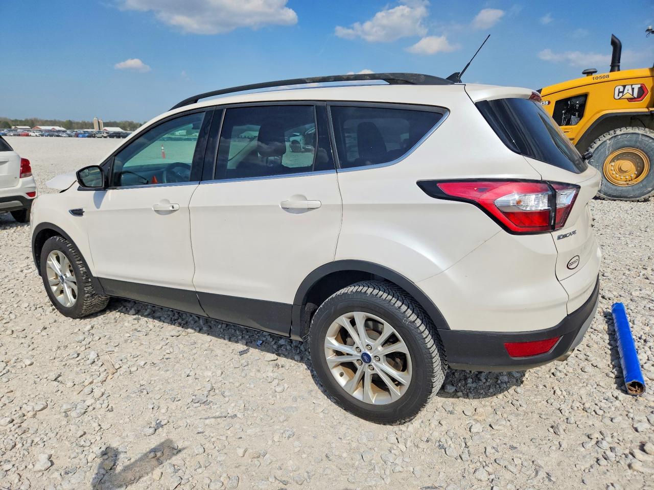 2018 Ford Escape VIN 1FMCU9GD0JUC04673 photo 2