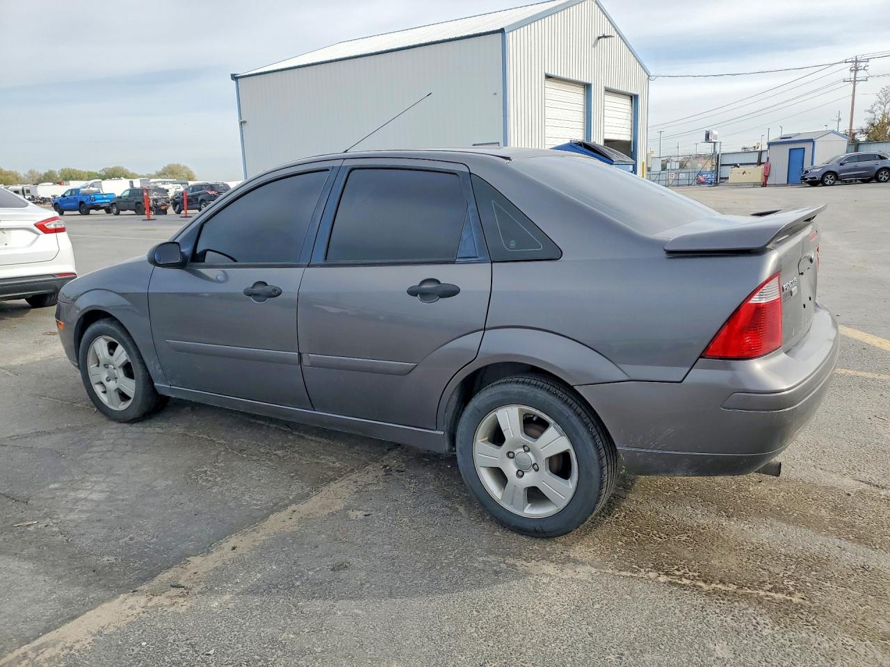 2006 FORD Focus VIN 1FAFP34N16W126733 photo 2