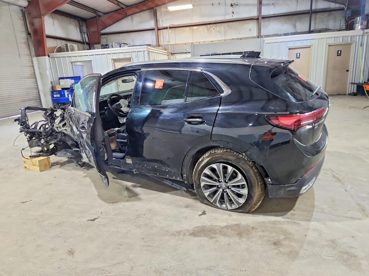 2024 Buick Envision VIN LRBFZME40RD068208 photo 2