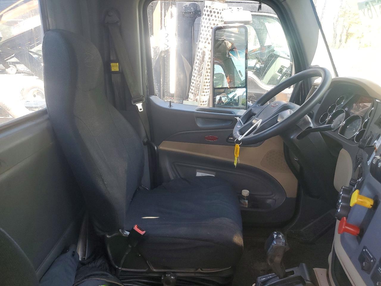 2017 PETERBILT All other VIN 1XPBDP9X8HD450746 photo 5