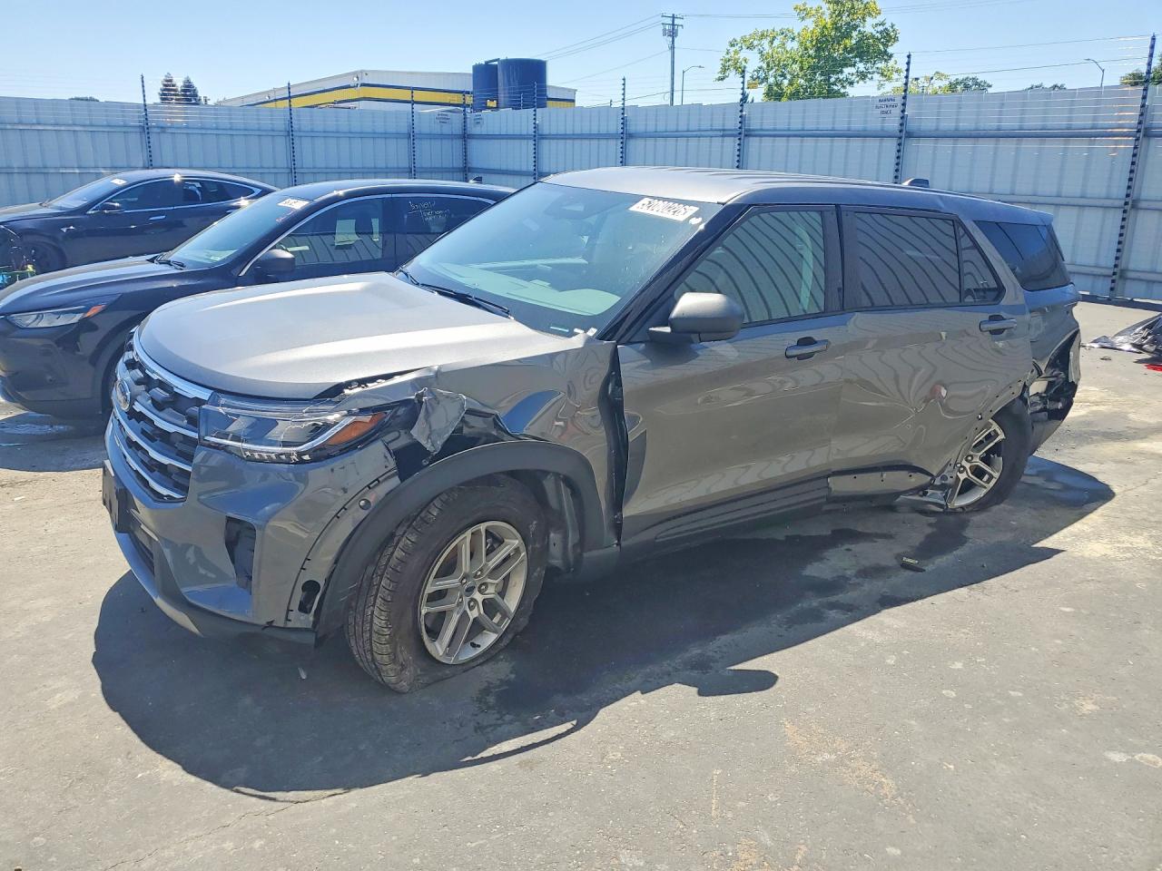 2026 FORD Explorer VIN 1FMUK8DH2TGB23512 photo 1