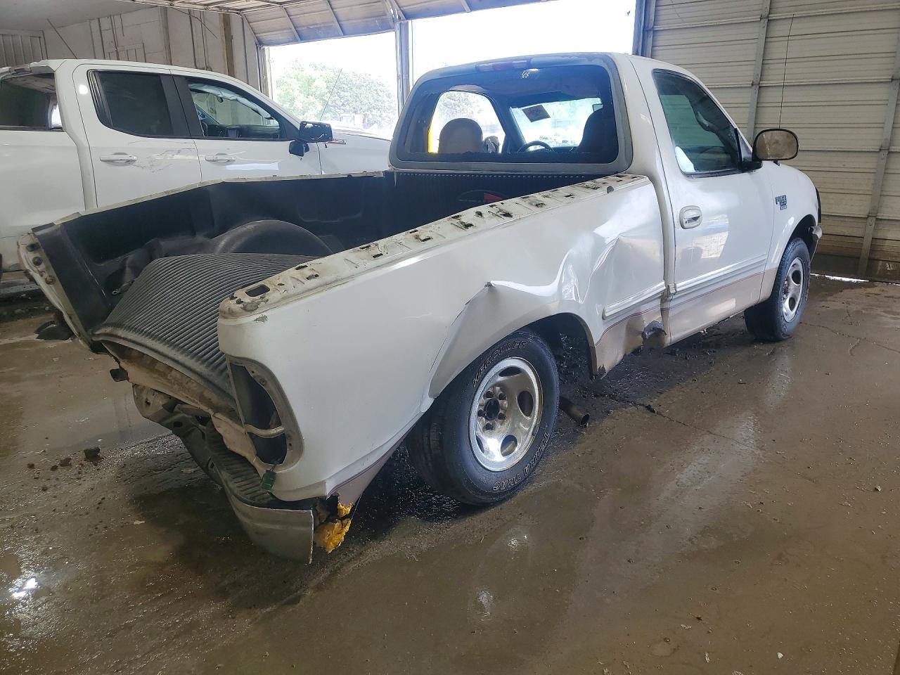 1998 Ford F150 VIN 1FTZF17W8WNB36569 photo 3