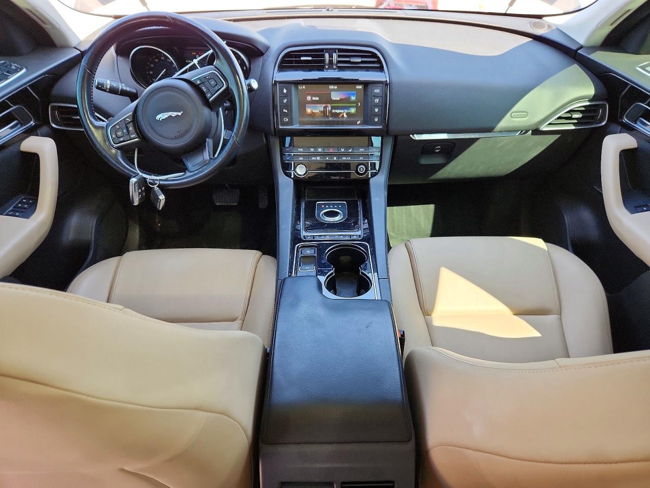 2017 F-pace VIN SADCJ2BV0HA047229 photo 8