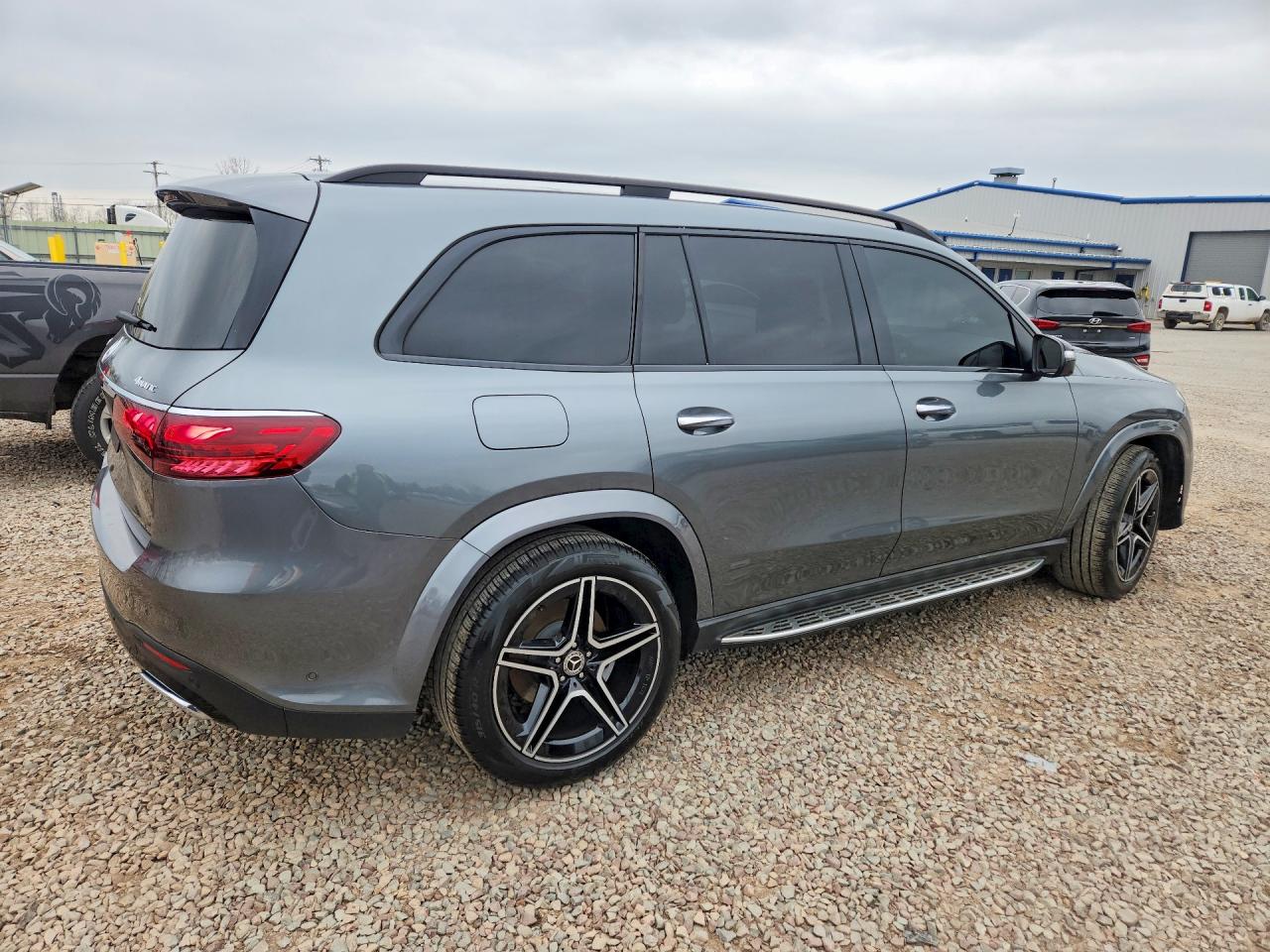2024 Mercedes-Benz Gls-class VIN 4JGFF5KE4RB038262 photo 3
