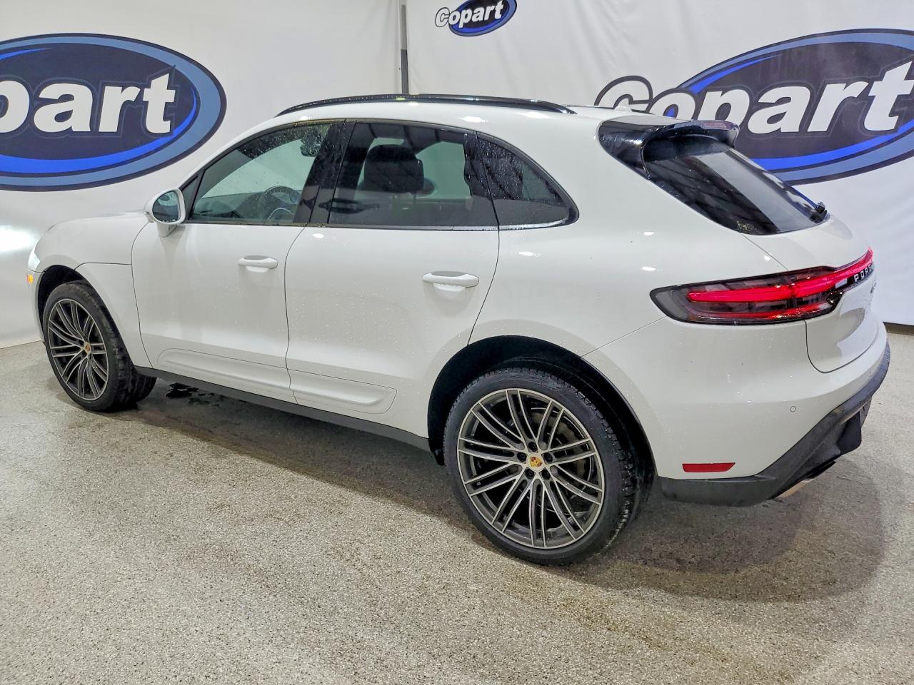 2024 Porsche Macan VIN WP1AA2A54RLB20188 photo 2