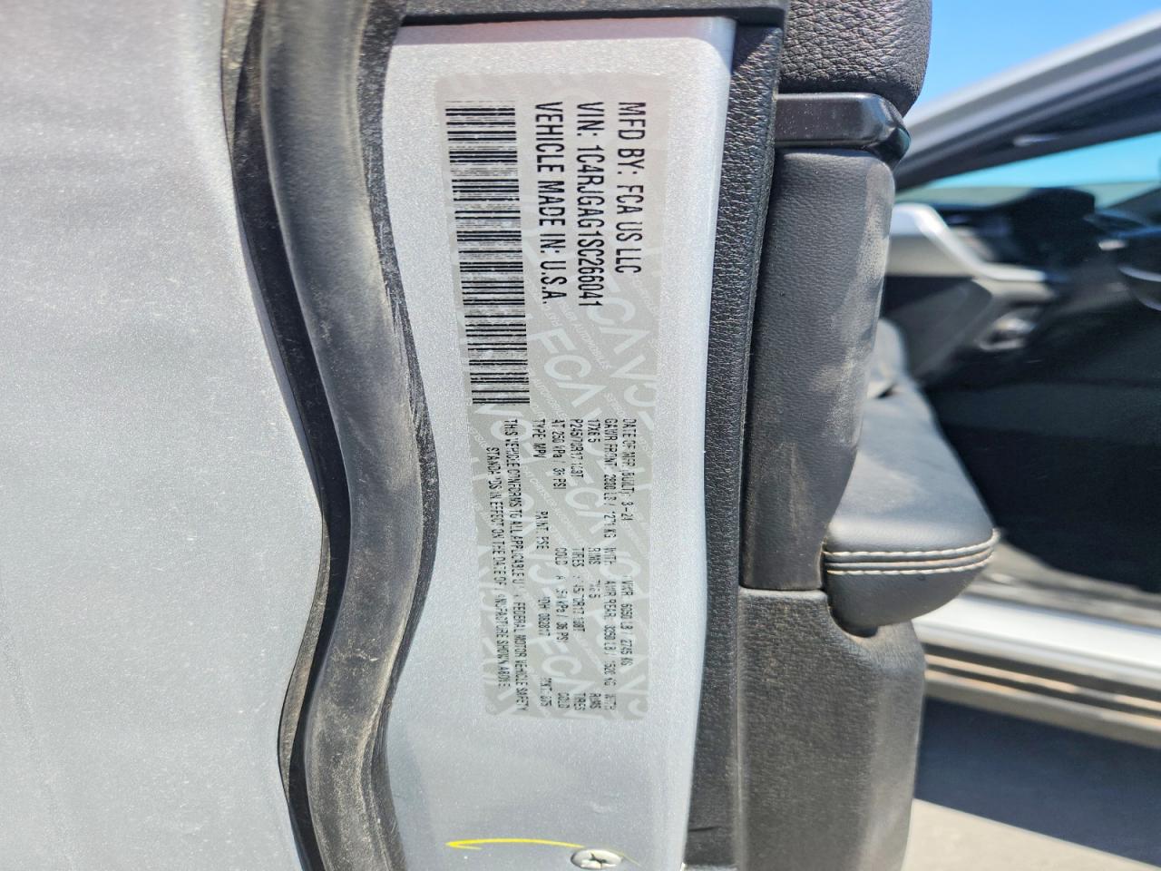 2025 JEEP Cherokee VIN 1C4RJGAG1SC266041 photo 12