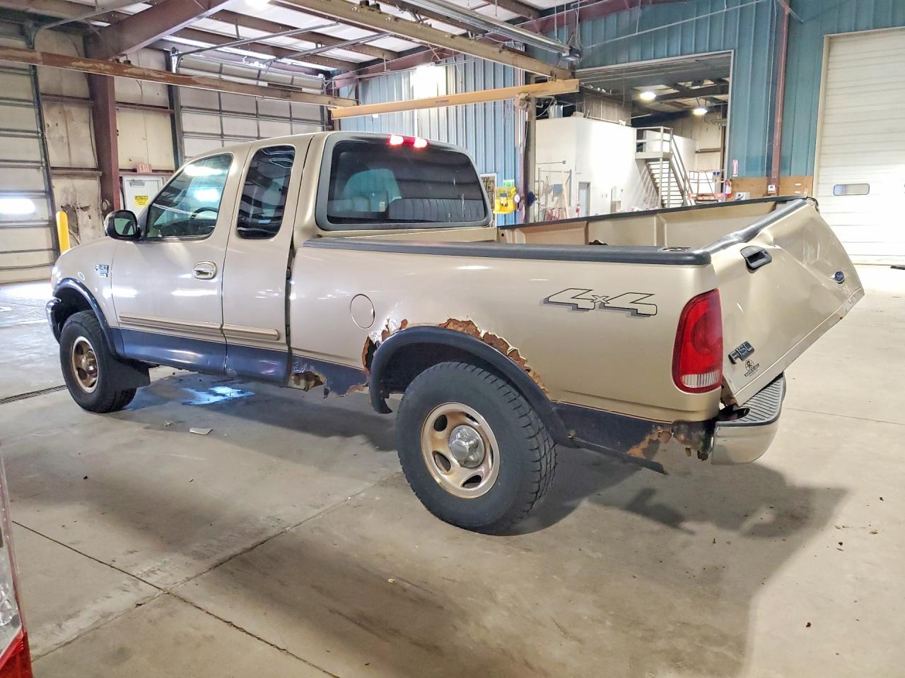 2000 Ford F150 VIN 2FTRX18L7YCA74155 photo 2