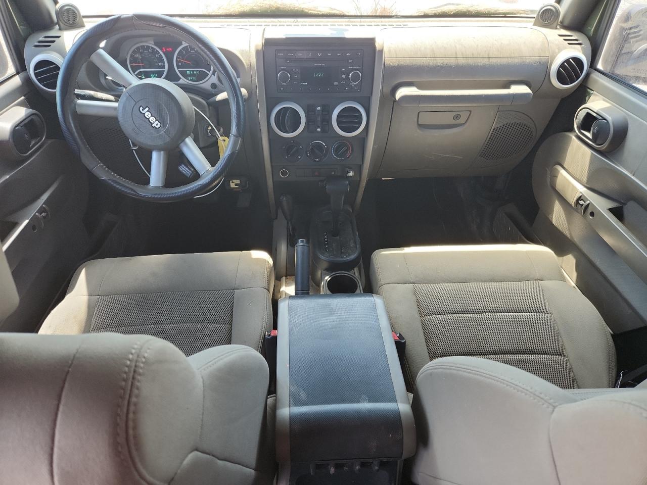 2008 Jeep Wrangler / VIN 1J8GA591X8L576346 photo 8