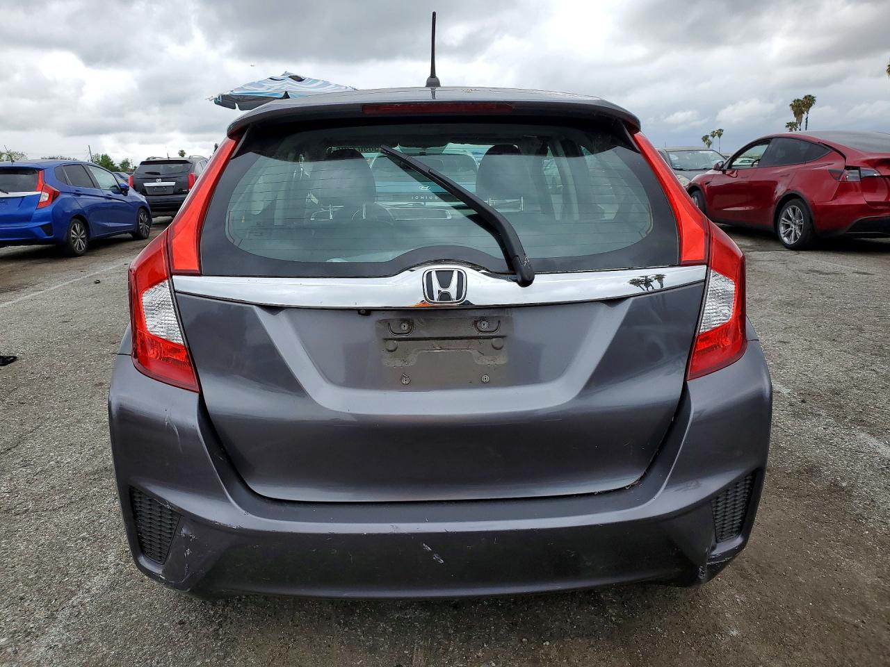 2017 Honda Fit VIN 3HGGK5H89HM710346 photo 6