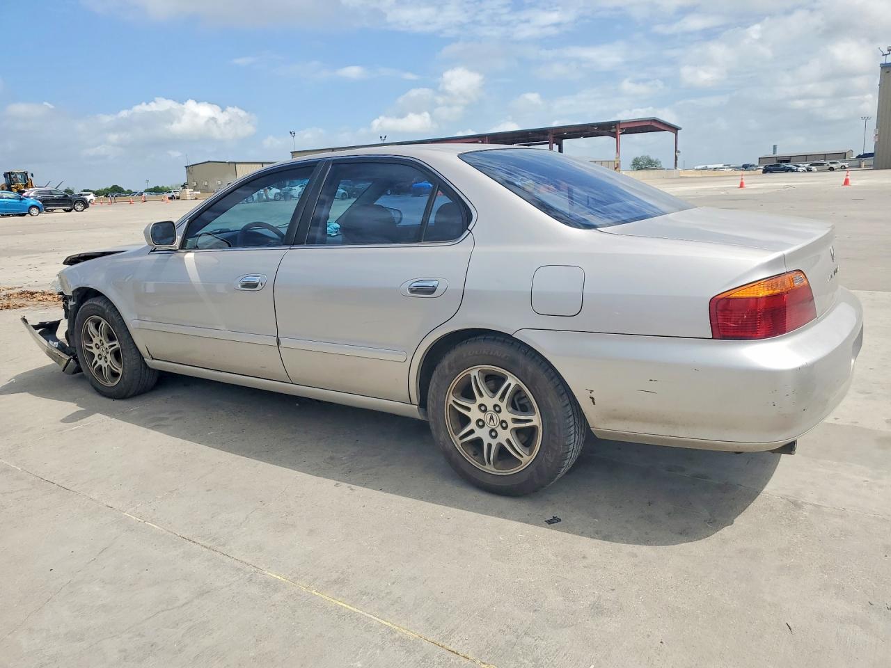 1999 ACURA Tl VIN 19UUA5643XA017323 photo 2