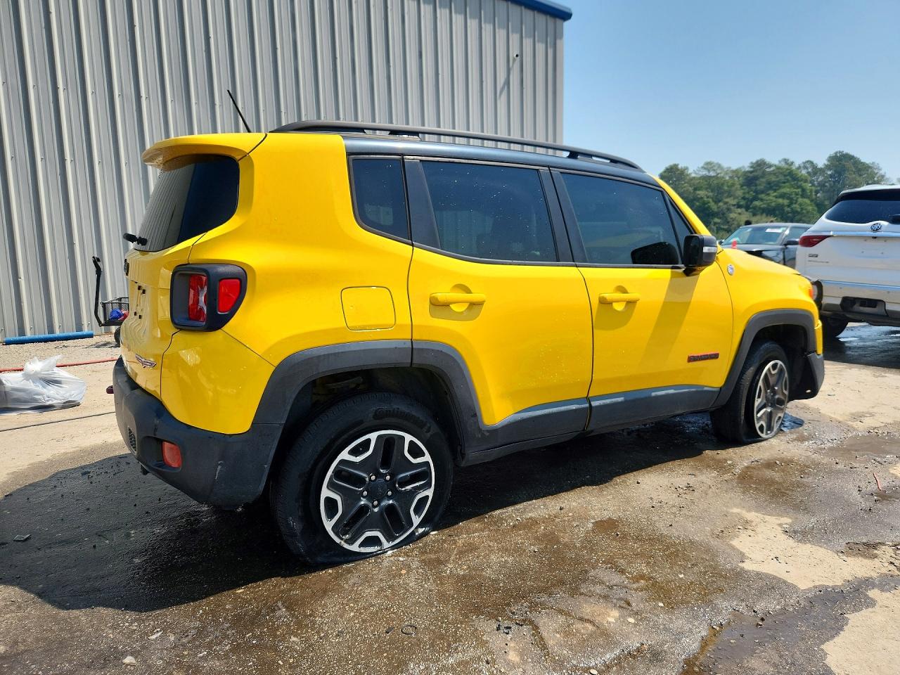 2017 Jeep Renegade VIN ZACCJBCB9HPF19802 photo 3