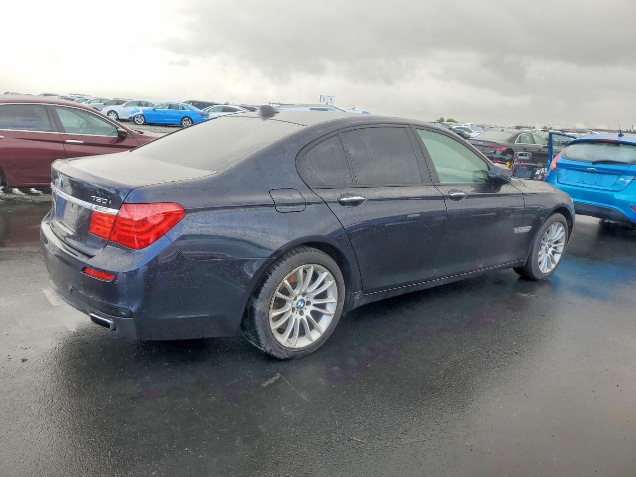2011 BMW 7 series VIN WBAKA8C5XBCY36599 photo 3