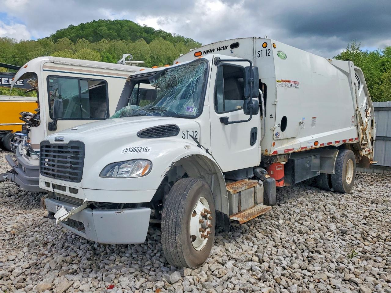 2020 FREIGHTLINER All other VIN 3ALACYFE7LDMD6529 photo 2
