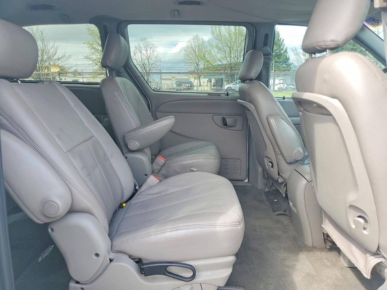 2001 Dodge Caravan VIN 2B4GP44321R224073 photo 11