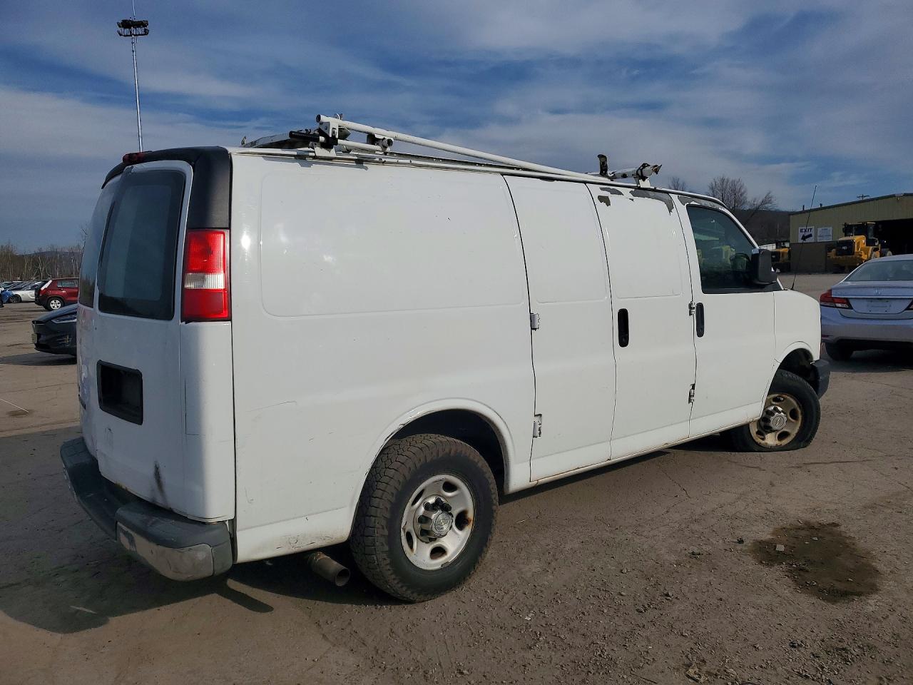 2010 CHEV Express VIN 1GCZGFDAXA1163985 photo 3