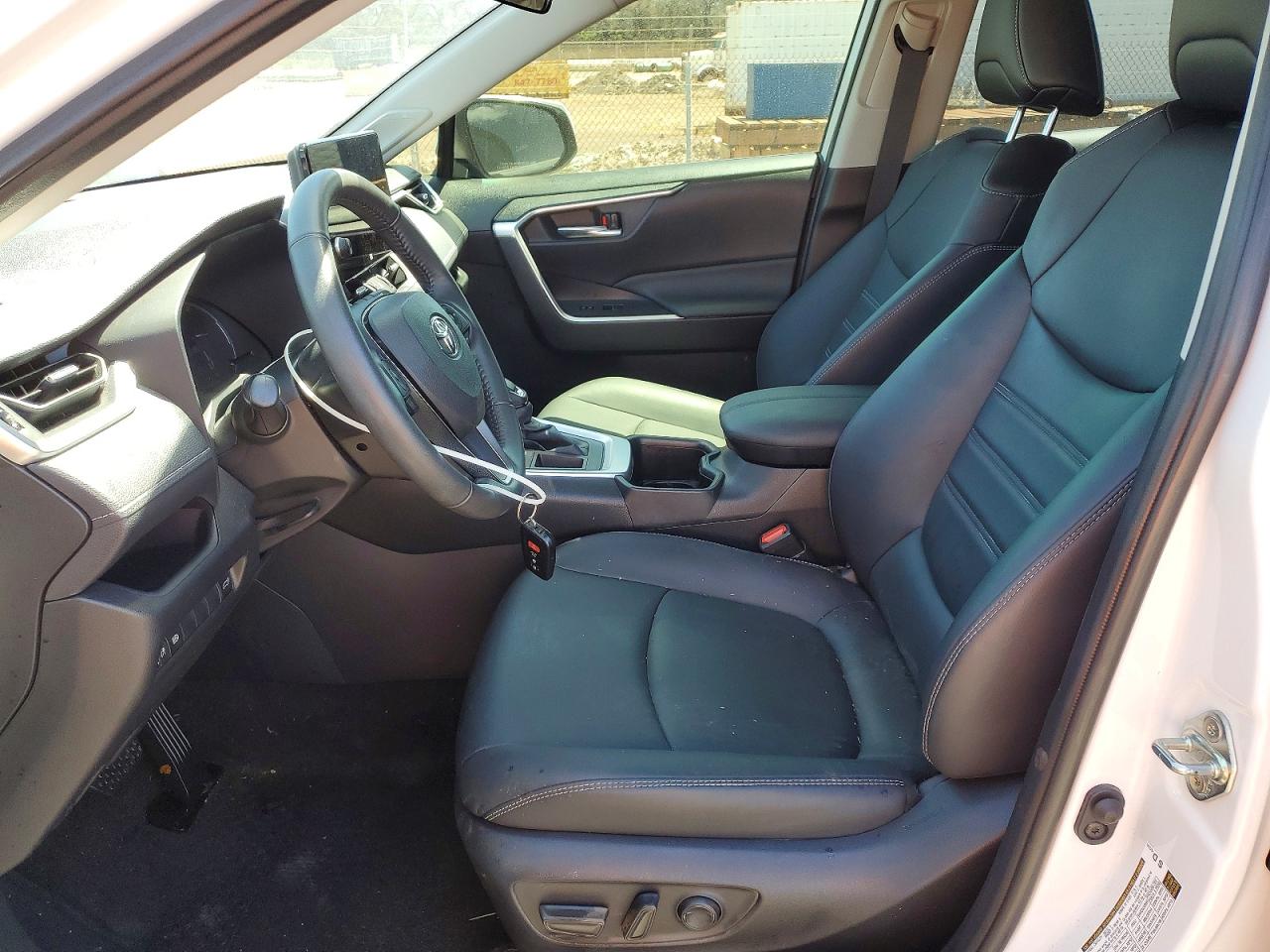 2024 Toyota Rav4 VIN JTMC1RFV2RJ028701 photo 7