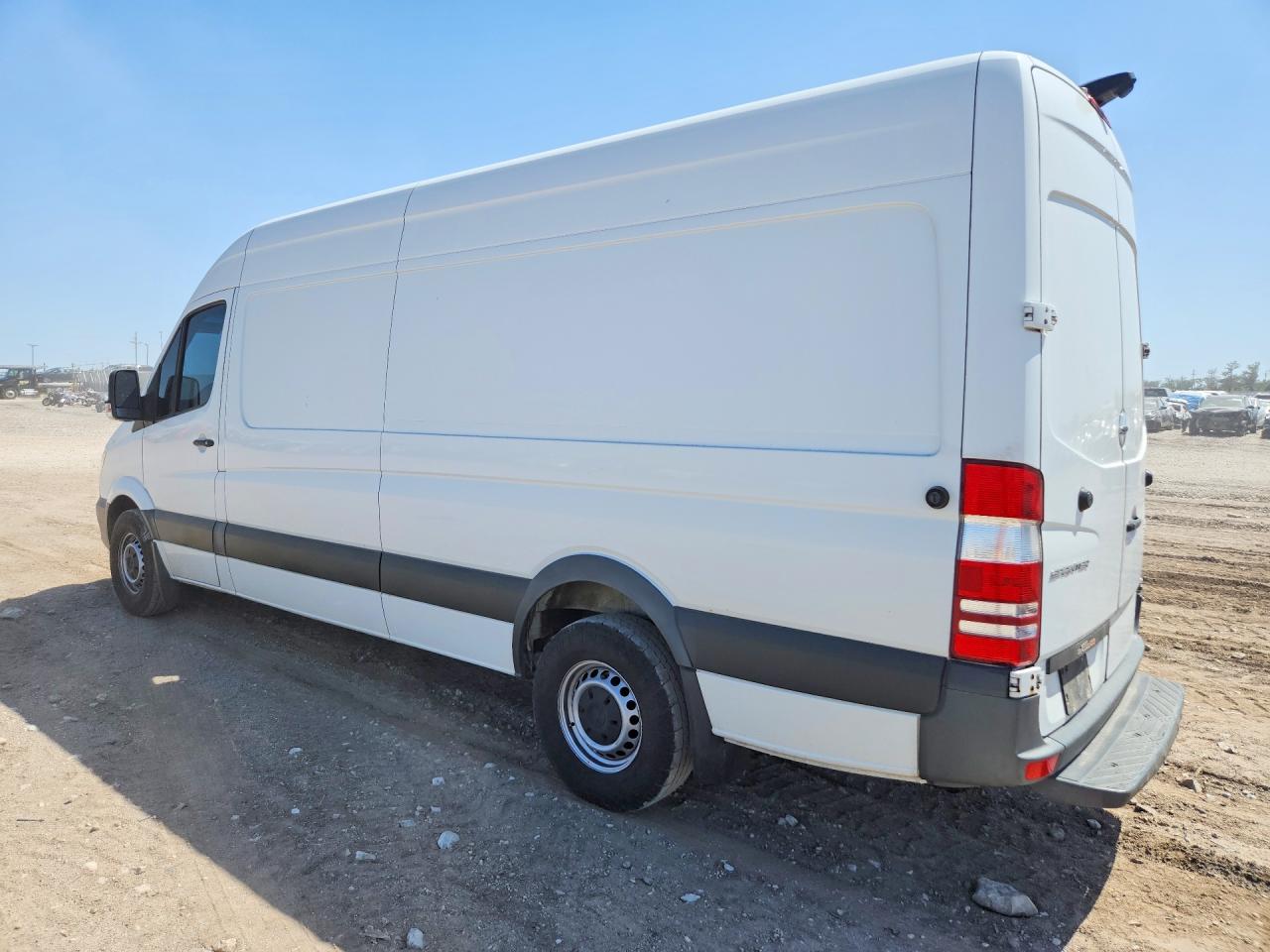 2018 Mercedes-Benz Sprinter VIN WD3PE8CD2JP609493 photo 2