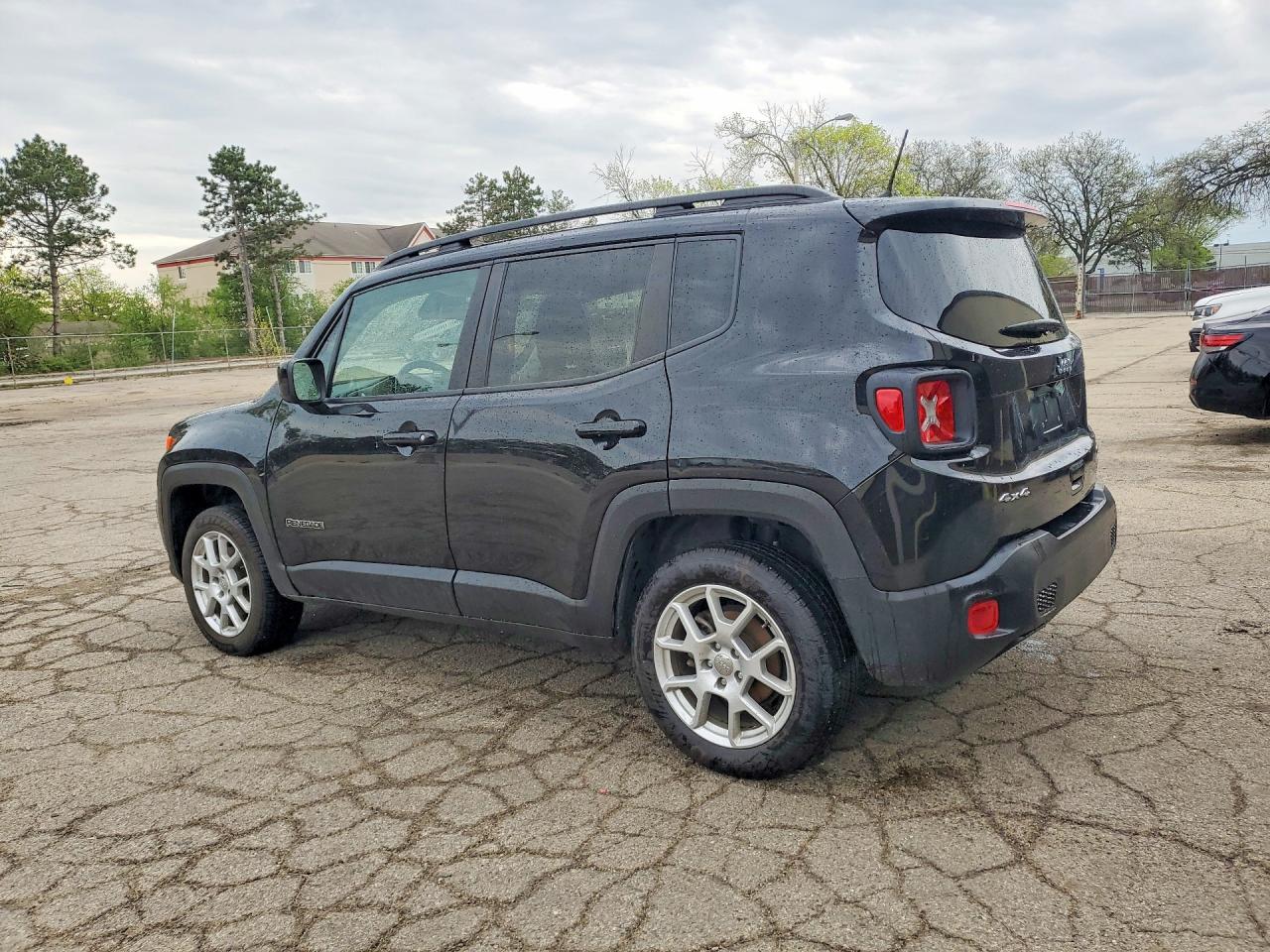 2021 Jeep Renegade VIN ZACNJDBB6MPN00184 photo 2