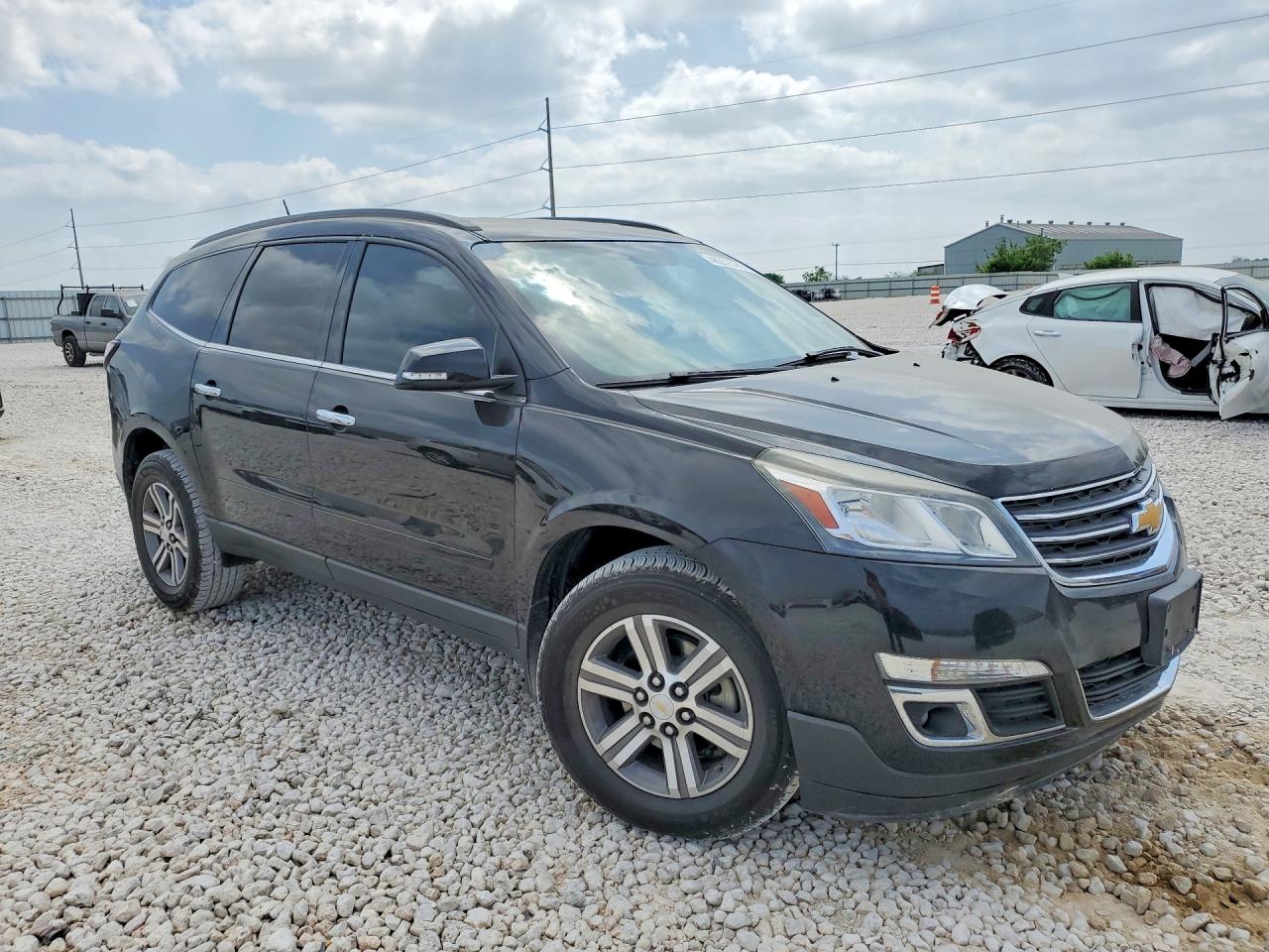2017 Chev Traverse VIN 1GNKRGKD0HJ349180 photo 4
