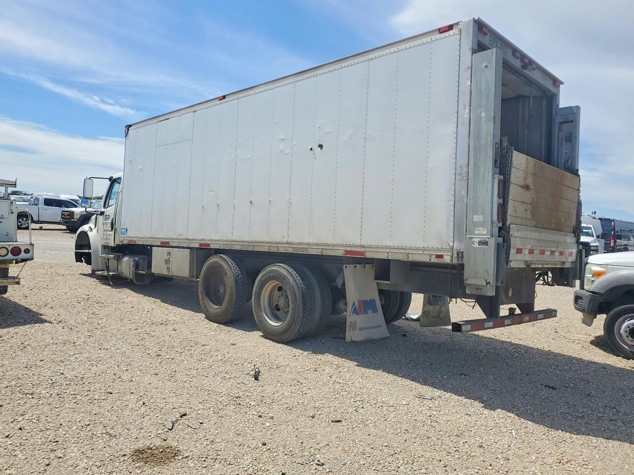 2015 FREIGHTLINER All other VIN 3ALHCYCYXFDGM7541 photo 2