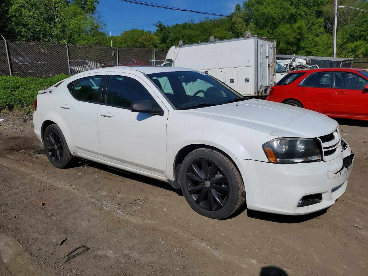 2014 Dodge Avenger VIN 1C3CDZCG4EN173890 photo 4