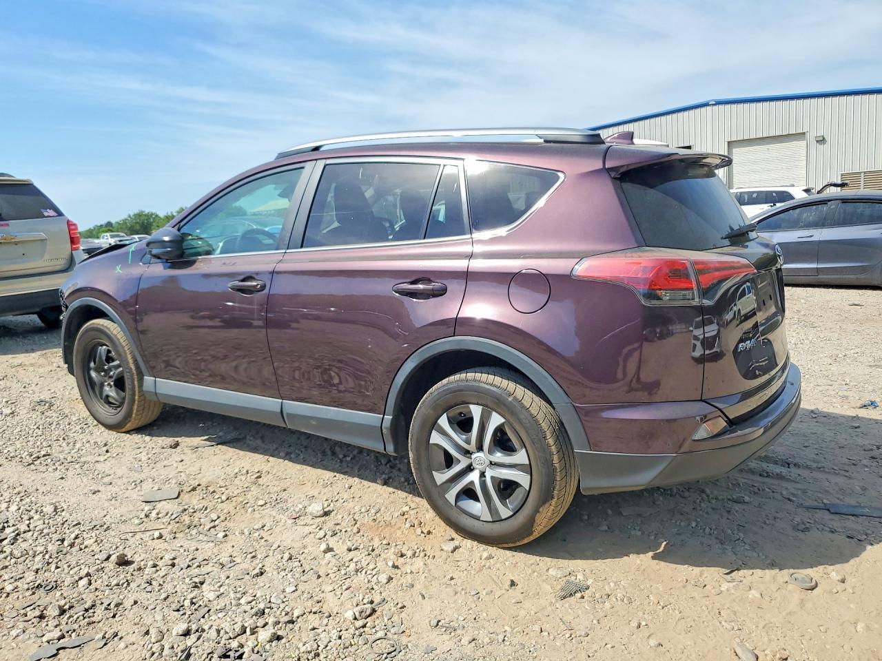 2017 Toyota Rav4 VIN 2T3ZFREV1HW369360 photo 2
