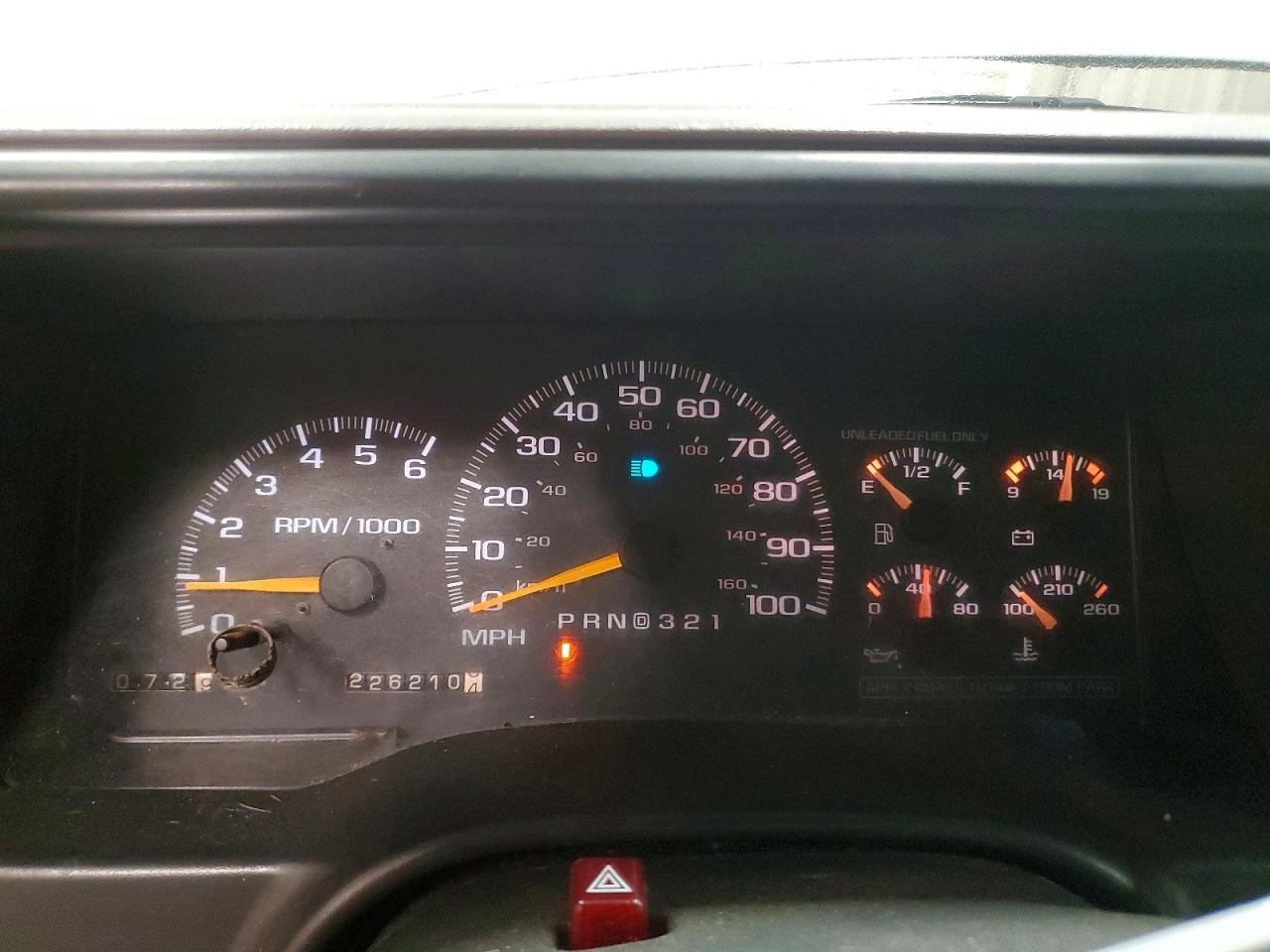 1999 Chevrolet Tahoe VIN 1GNEK13R6XJ355699 photo 9