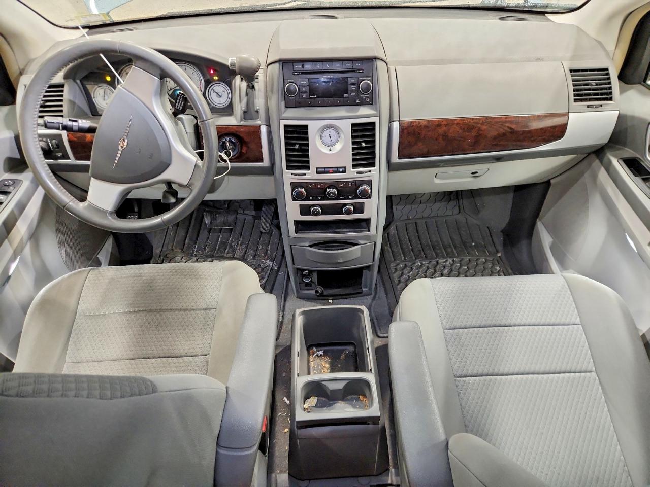 2010 Chrysler Minivan VIN 2A4RR5D10AR284633 photo 8