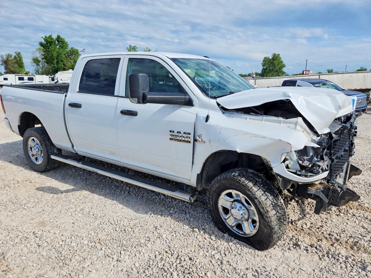 2018 Ram All models VIN 3C6UR5CL1JG404343 photo 4