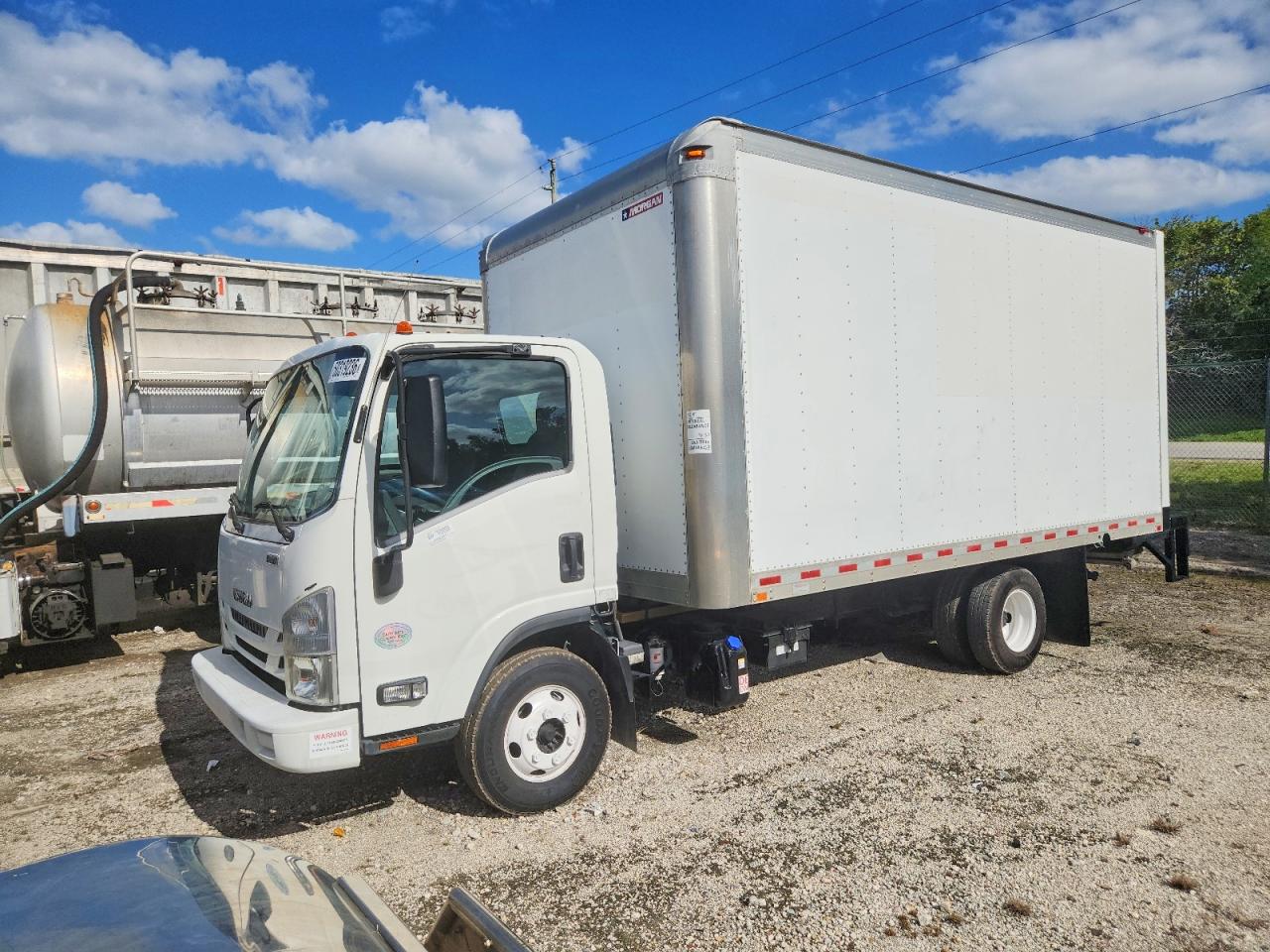2019 ISUZU Npr VIN JALC4W161K7010715 photo 2