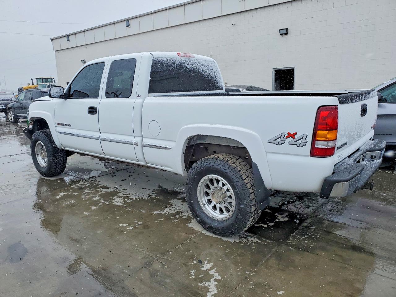 2001 GMC SIERRA VIN 1GTHK29U11Z286078 photo 2