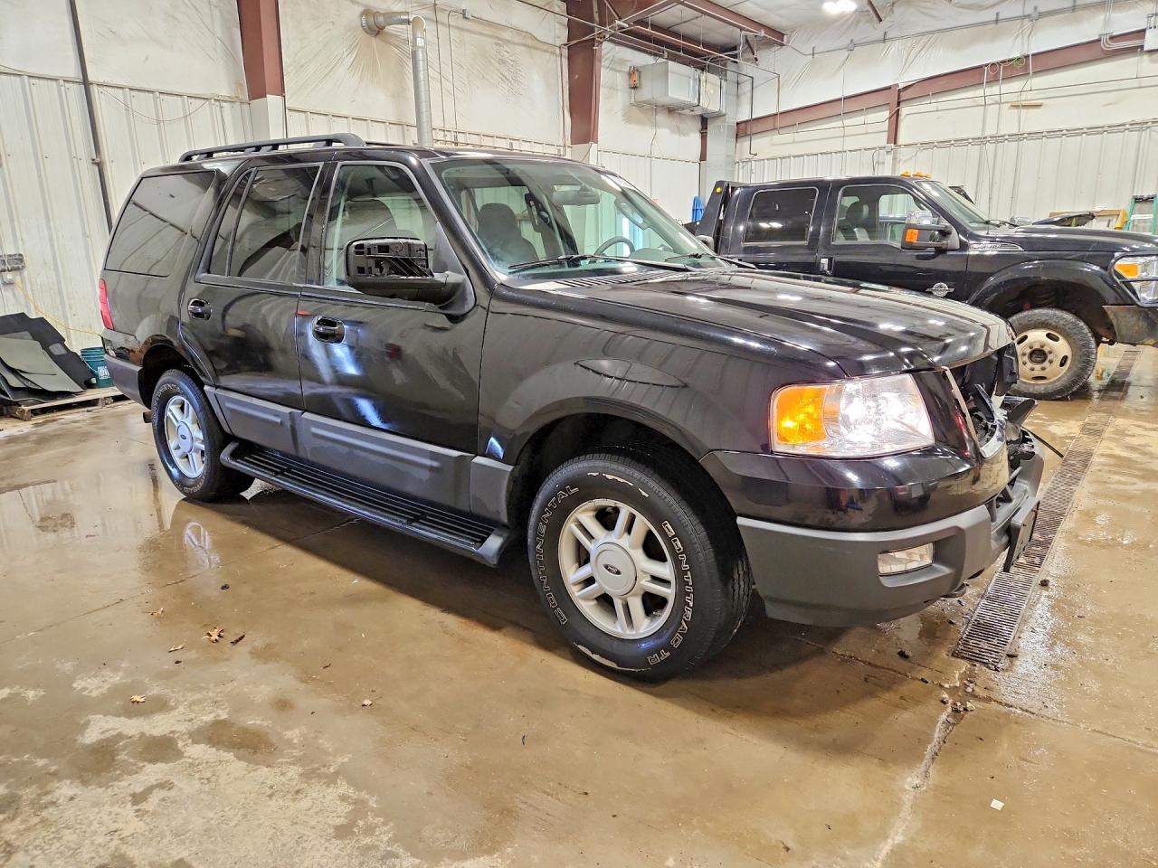 2005 Ford Expedition VIN 1FMPU16515LA44585 photo 4