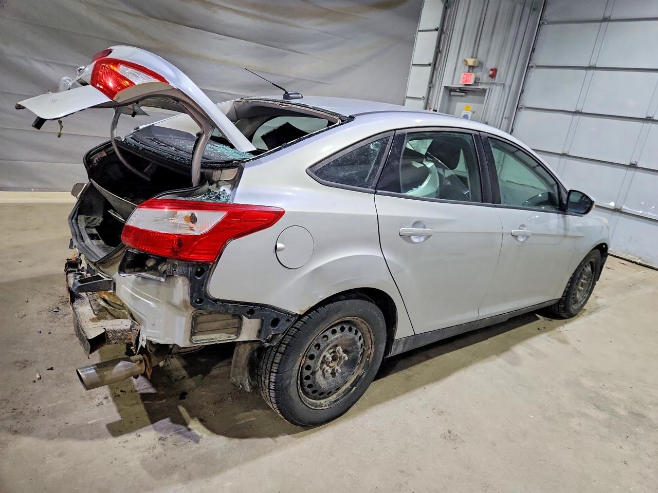 2012 Ford Focus VIN 1FAHP3F26CL299351 photo 3