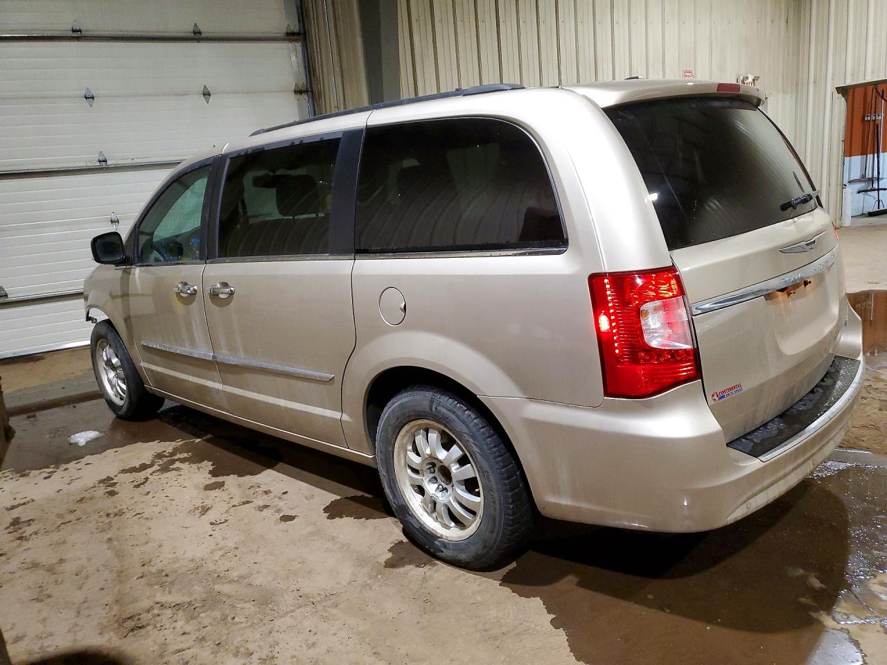 2016 Chrysler Minivan VIN 2C4RC1GG0GR158202 photo 2