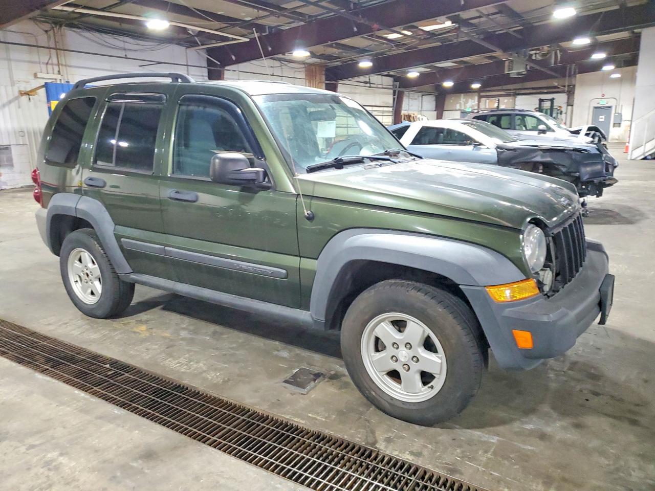 2007 Jeep Liberty VIN 1J4GL48K37W672302 photo 4