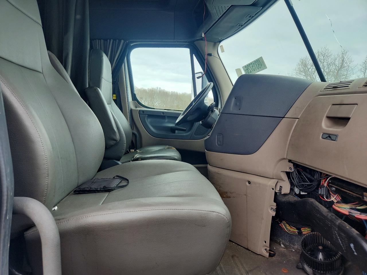 2015 FREIGHTLINER All other VIN 1FUJGLD67FLGJ1338 photo 5