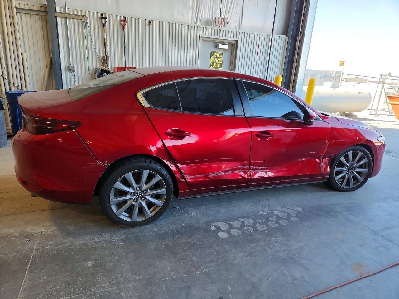 2019 Mazda 3 VIN JM1BPBAM1K1118010 photo 3